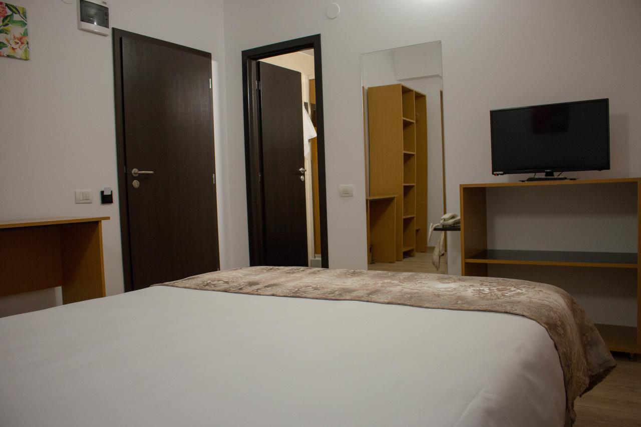 Rent Room N&S Iasi Exterior photo