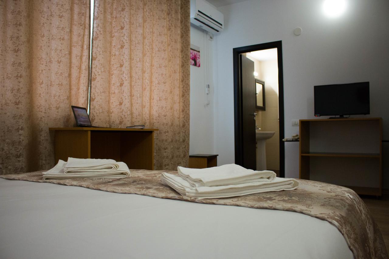 Rent Room N&S Iasi Exterior photo